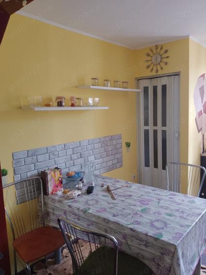 Apartament cu 3 camere semidecomandat în Lugoj