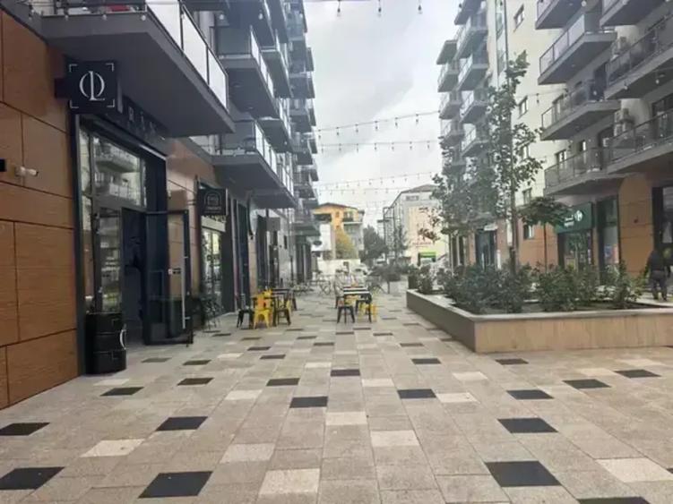 Spațiu comercial, de 80 mp, în Central