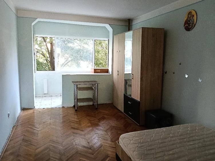 Apartament cu 3 camere semidecomandat în Olimpia-Stadion