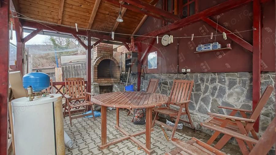Casă cu 6 camere cu Teren 337 Mp în Central