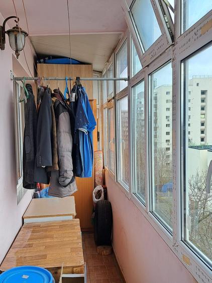 Apartament cu 3 camere semidecomandat în Drumul Taberei