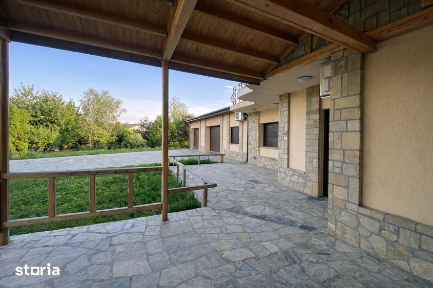 Casă cu 5 camere cu Teren 1030 Mp în Miroslava