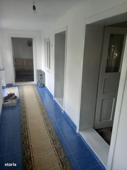 Casă cu 3 camere în Coșești