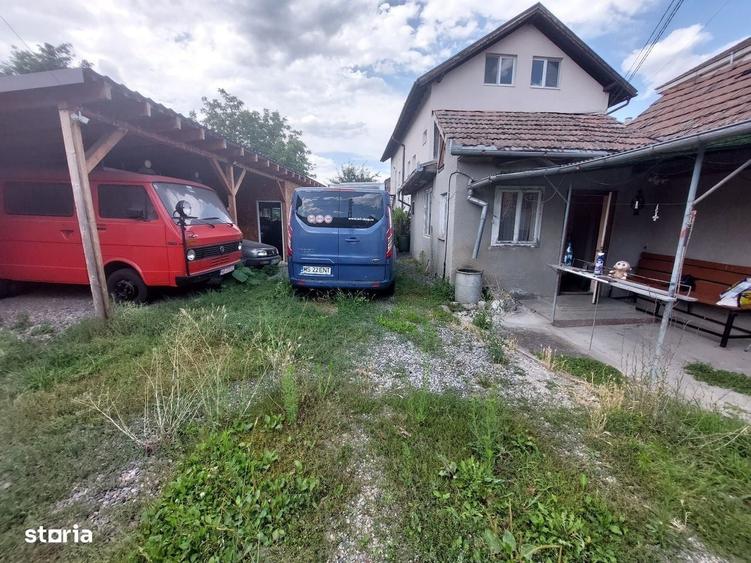 Casă cu 2 camere cu Teren 483 Mp în Criș