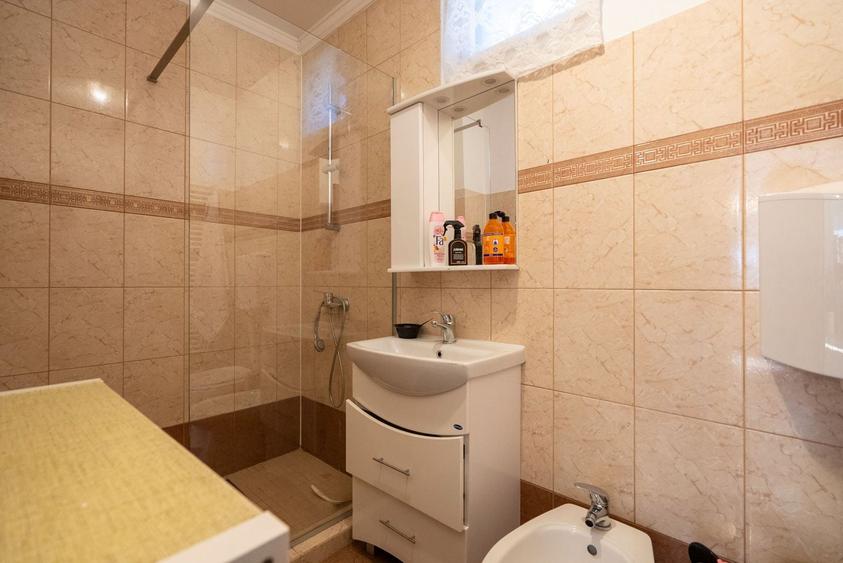 Casă individuală cu 4 camere cu Canalizare în Nufărul