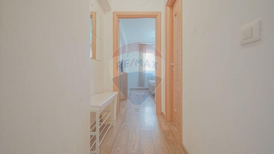 Apartament cu 2 camere decomandat, mobilat în Tractorul
