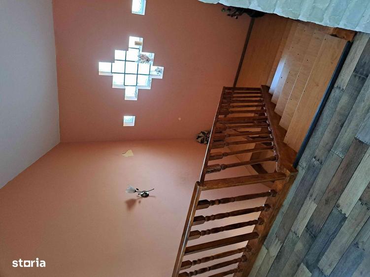 Casă cu 6 camere cu Teren 1500 Mp în Braniștea