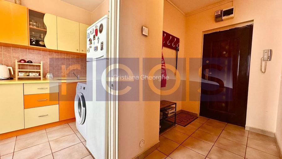 VANZARE 2 CAMERE SEMIDOROBANTI DOROBANTI