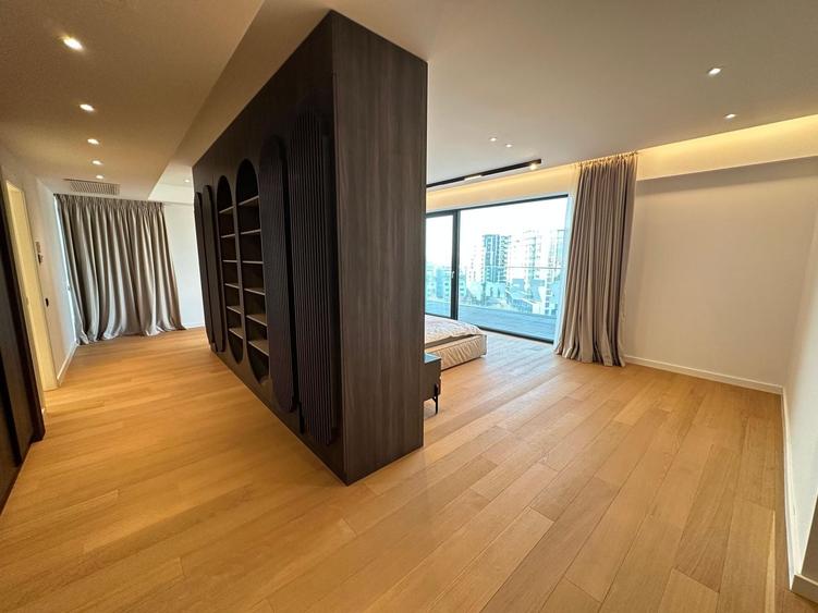 Apartament cu 5 camere decomandat, mobilat în Herăstrău