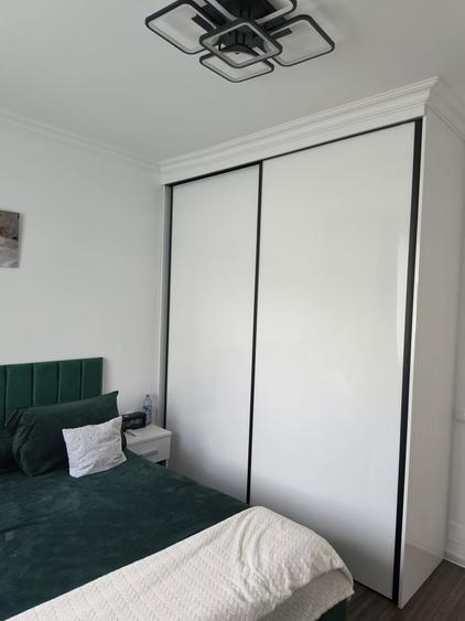Apartament cu 3 camere decomandat în Florești