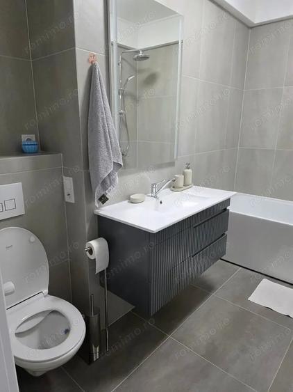 Apartament cu 2 camere decomandat în Tei