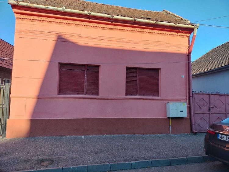 Casă cu 4 camere cu Teren 781 Mp în Ultracentral