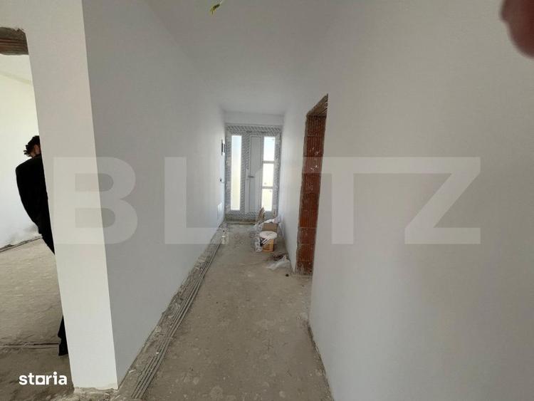 Casă cu 4 camere în Sântandrei
