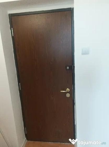 Apartament cu 3 camere decomandat în Pantelimon