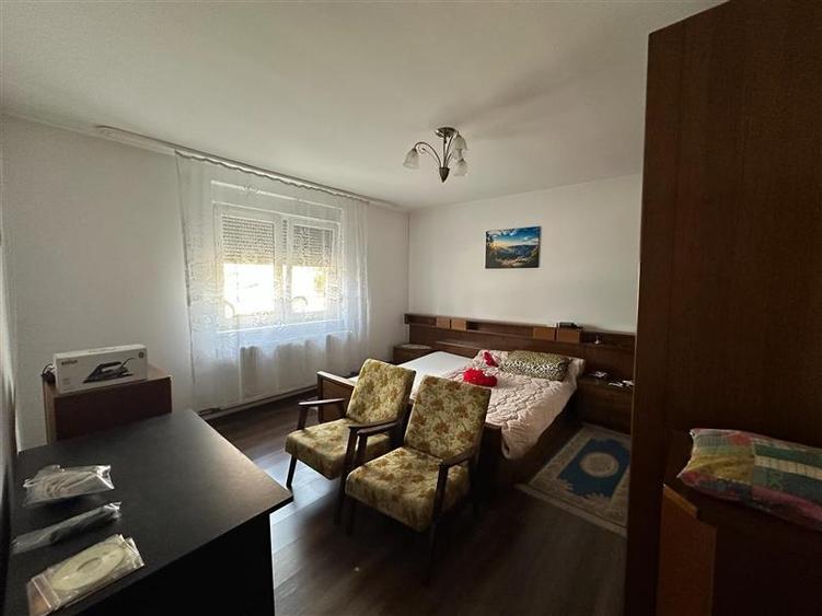 Casă individuală cu 3 camere cu Teren 1438 Mp în Central