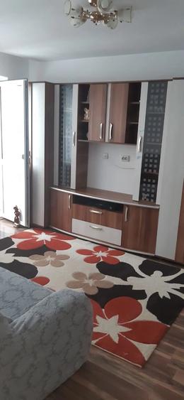 Apartament cu 2 camere decomandat în Obor