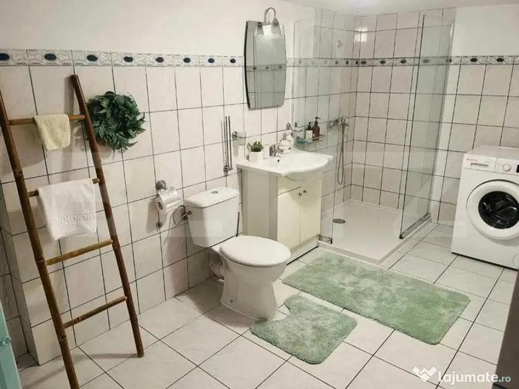 Casă cu 4 camere cu Canalizare în Central