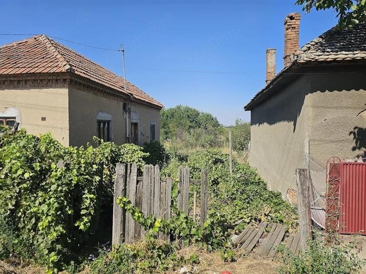 Casă individuală cu 3 camere cu Teren 550 Mp în Ciupercenii Noi