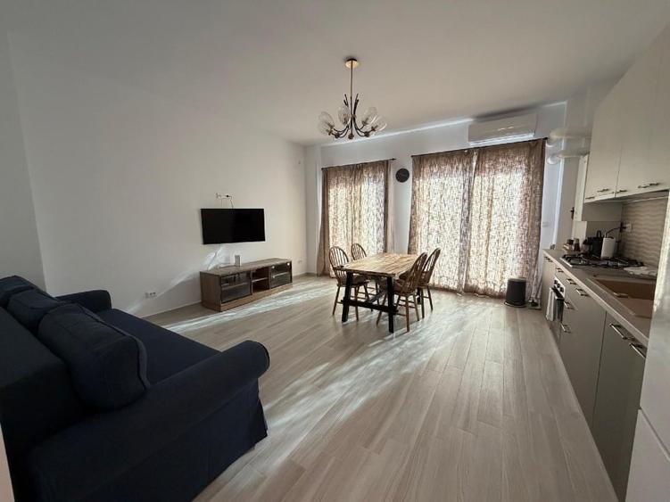 Apartament cu 2 camere decomandat, mobilat în Central