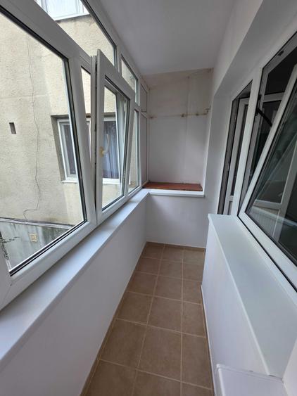 Apartament cu 3 camere decomandat în Vest