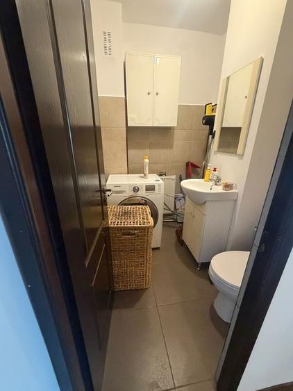 Apartament cu 3 camere decomandat în Exterior Vest