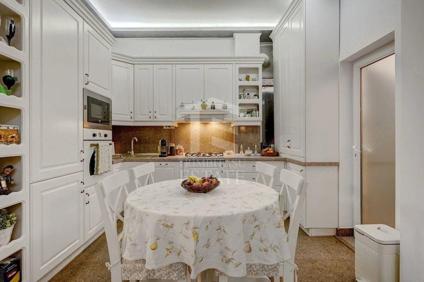 Apartament cu 4 camere decomandat în Cișmigiu
