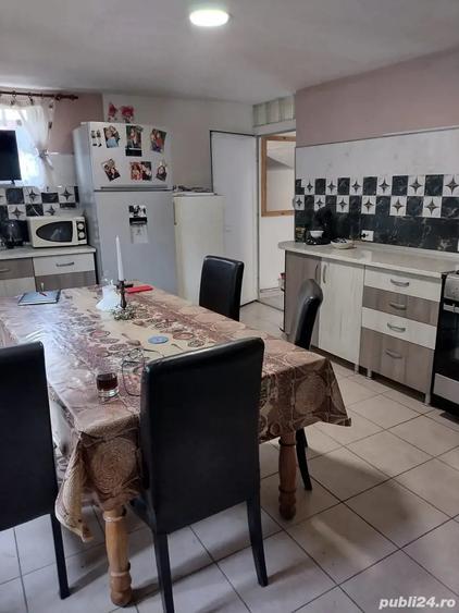 Casă cu 6 camere în Central