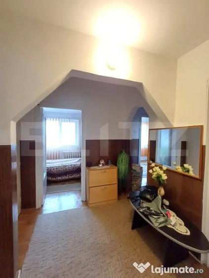 Apartament cu 3 camere decomandat în Turda