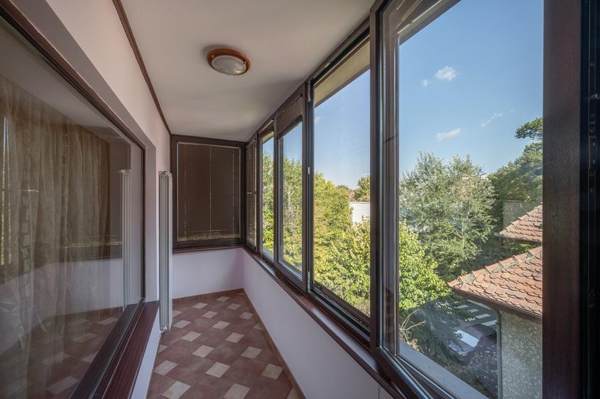 Apartament cu 4 camere decomandat, mobilat în Cotroceni