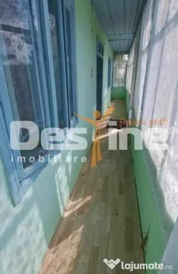 Casă cu 4 camere cu Teren 1000 Mp în Horlești