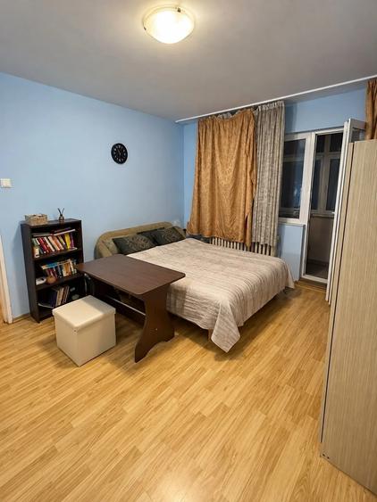 Apartament cu 2 camere semidecomandat în Podu Roș