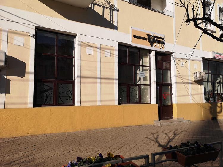 Spațiu comercial, de 300 mp, în Ultracentral