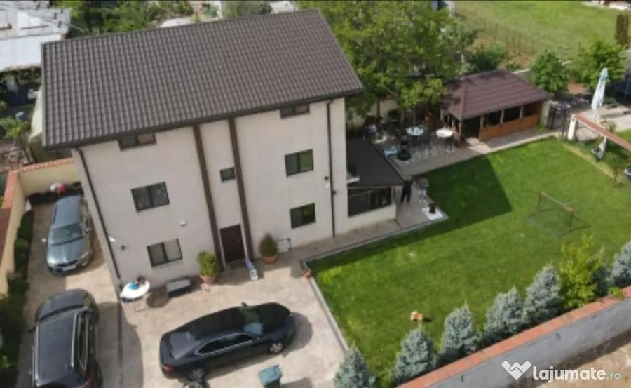 Casă cu 7 camere în Central