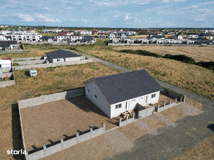 Casă cu 3 camere în Urseni
