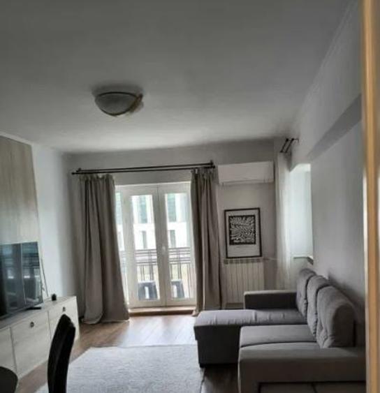 Apartament cu 2 camere decomandat în Splaiul Unirii