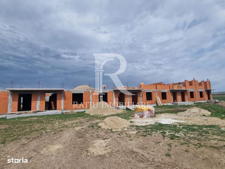 Casă cu 4 camere în Sântandrei