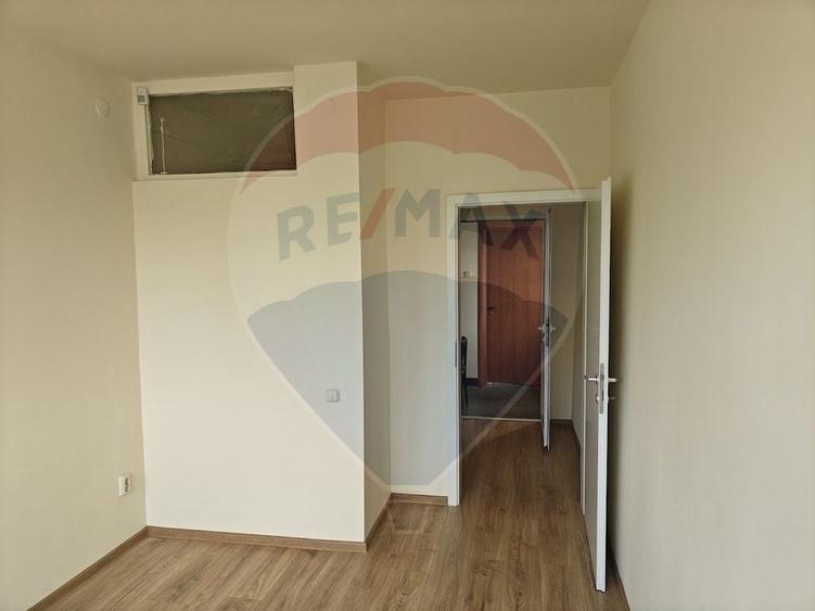 Birou, de 154 mp, în Iris
