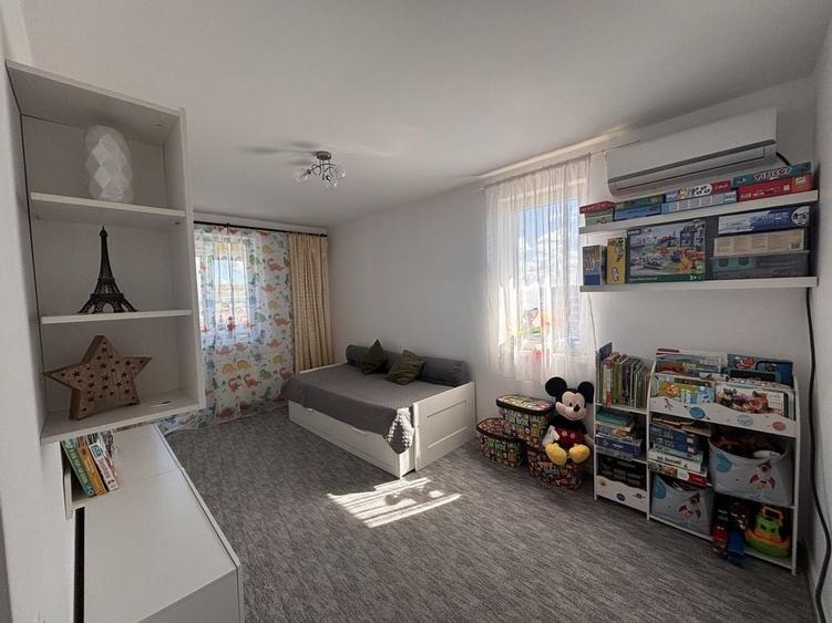 Apartament cu 3 camere în Florești