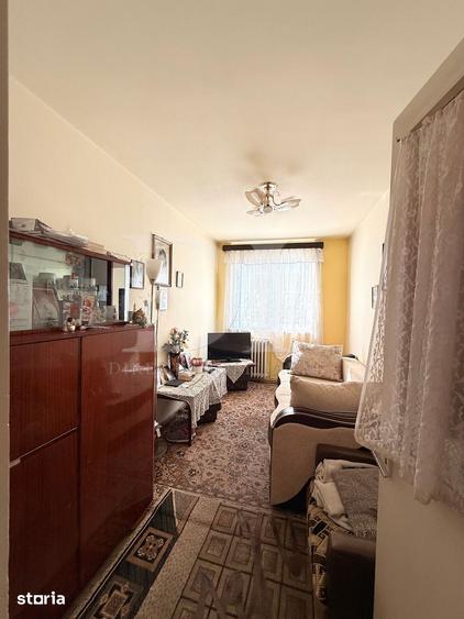 Apartament cu 4 camere decomandat în Central