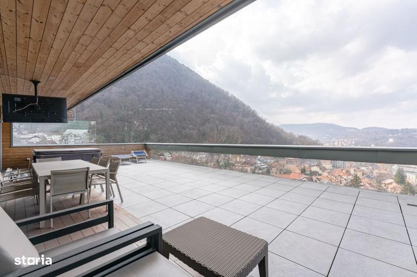 Apartament cu 4 camere în Cetatea