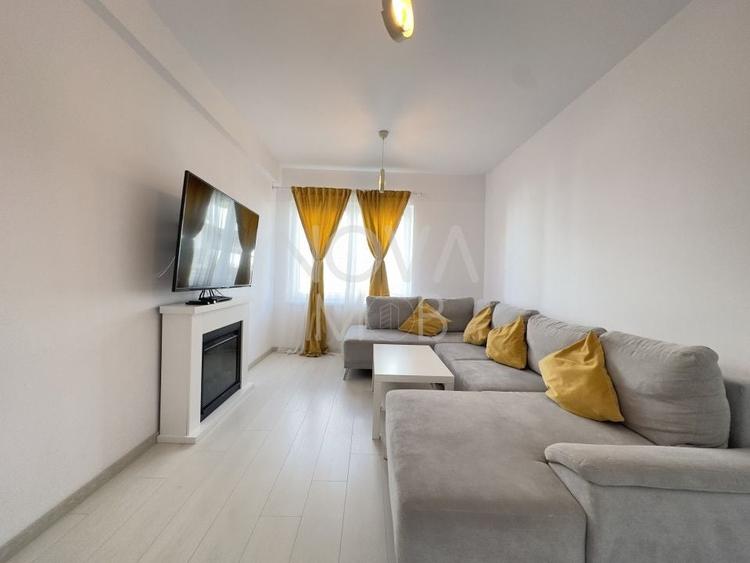 Apartament cu 3 camere semidecomandat, mobilat în Turnișor