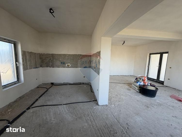 Casă cu 4 camere cu Teren 470 Mp în Câmpineanca