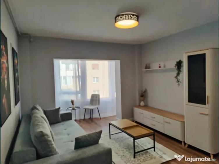 Apartament cu 2 camere decomandat în Calea București