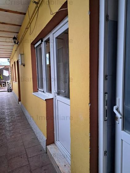 Casă cu 4 camere cu Canalizare în Central