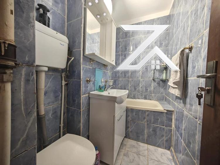 Apartament cu 3 camere semidecomandat în Central