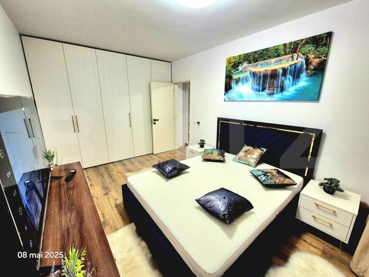 Apartament cu 3 camere semidecomandat, mobilat în Moara de Vânt