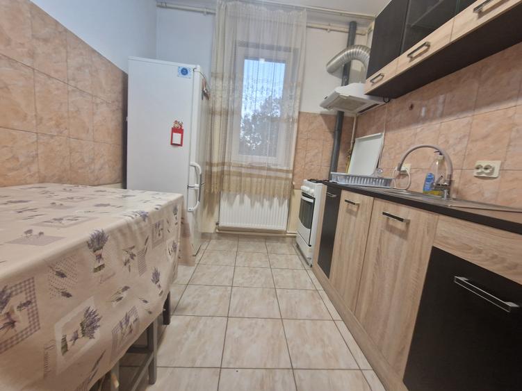 Apartament cu 2 camere semidecomandat în Tomis I