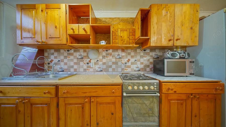 Casă cu 6 camere cu Teren 337 Mp în Central