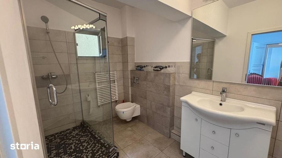 Apartament cu 4 camere în Tei
