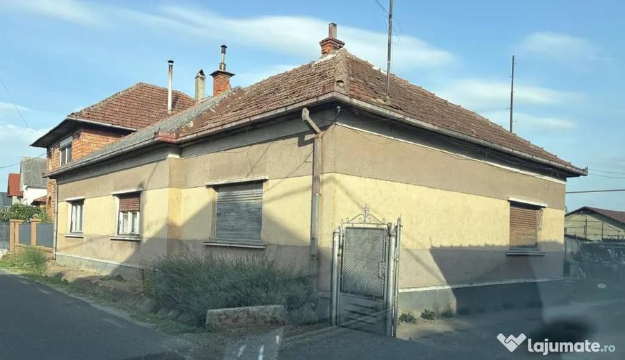 Casă cu 6 camere în Central